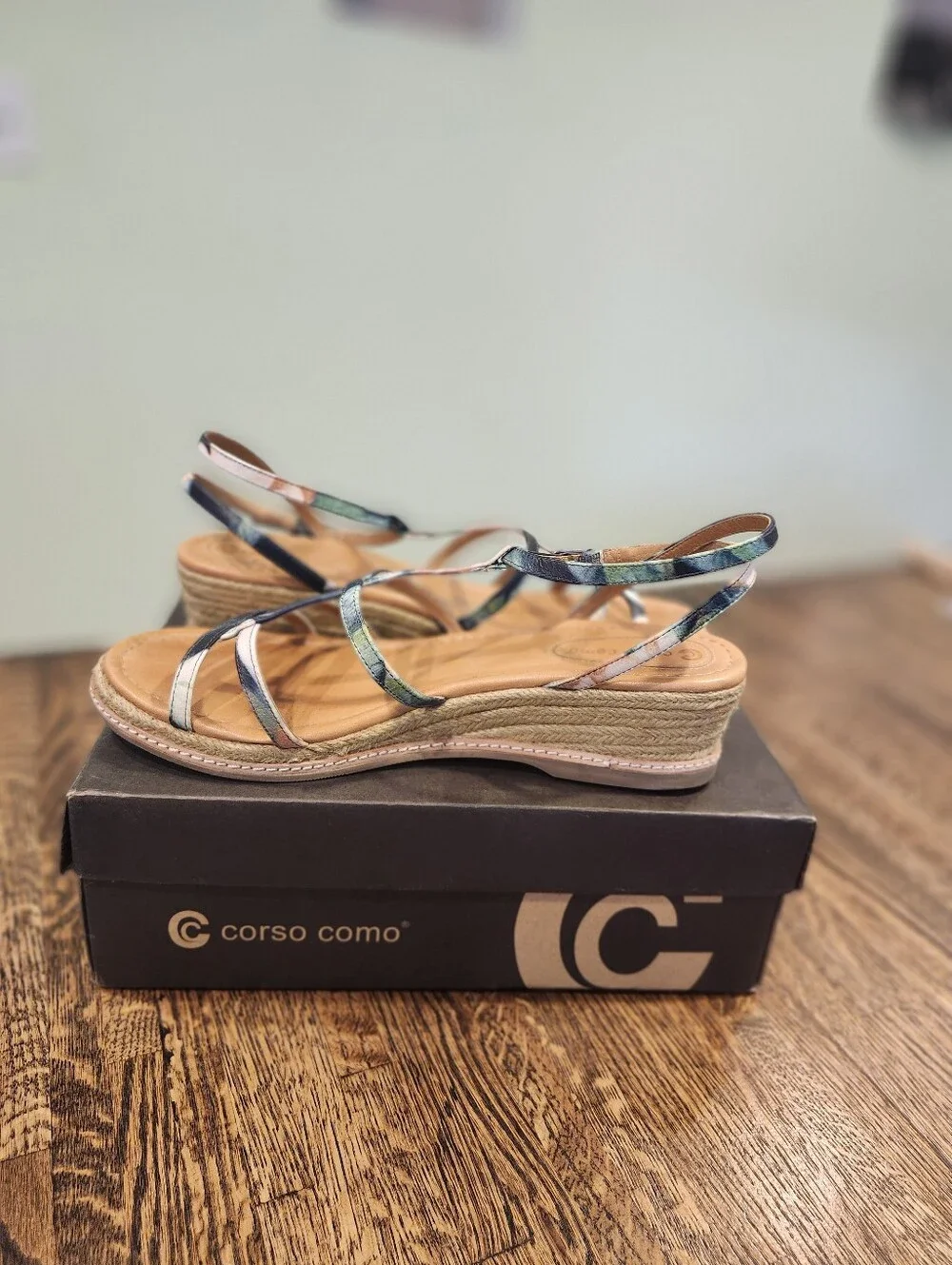 Corso Como Navy Floral Multi-Strap Espadrille Wedge Sandals Sz 10